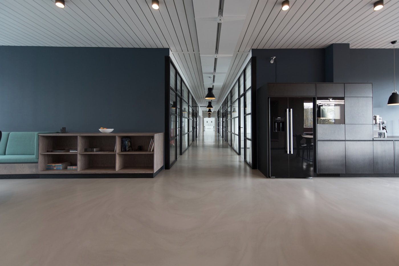 Retail Electronics Store